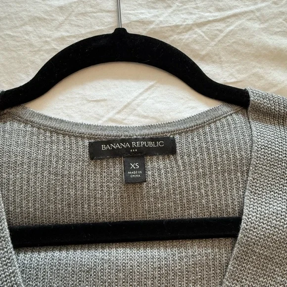 Banana Republic V-Neck Sweaters in Beige and Gray - Picture 3 of 5